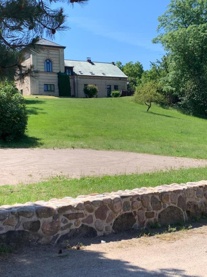 Historisches Gebaeude " Rentmeisteramt" Basedow Basedow  Exteriör bild