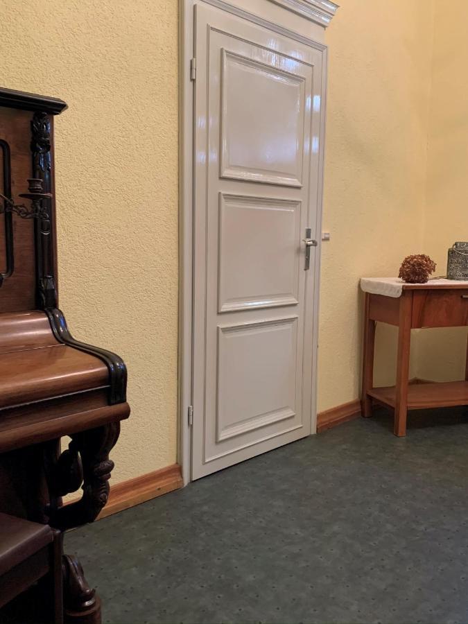 Historisches Gebaeude " Rentmeisteramt" Basedow Basedow  Exteriör bild
