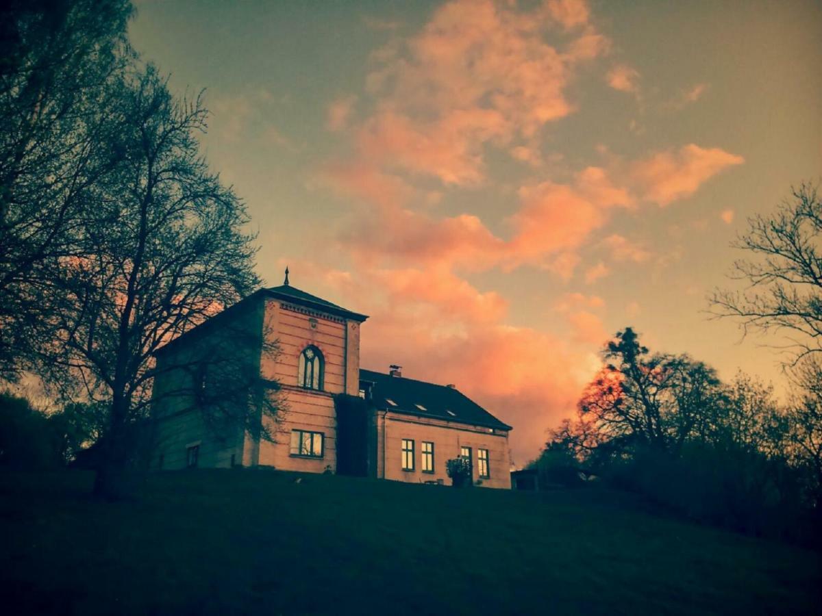 Historisches Gebaeude " Rentmeisteramt" Basedow Basedow  Exteriör bild